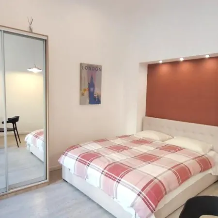 In The Centre Of إلفيف