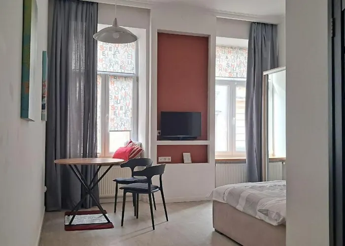 In The Centre Of إلفيف